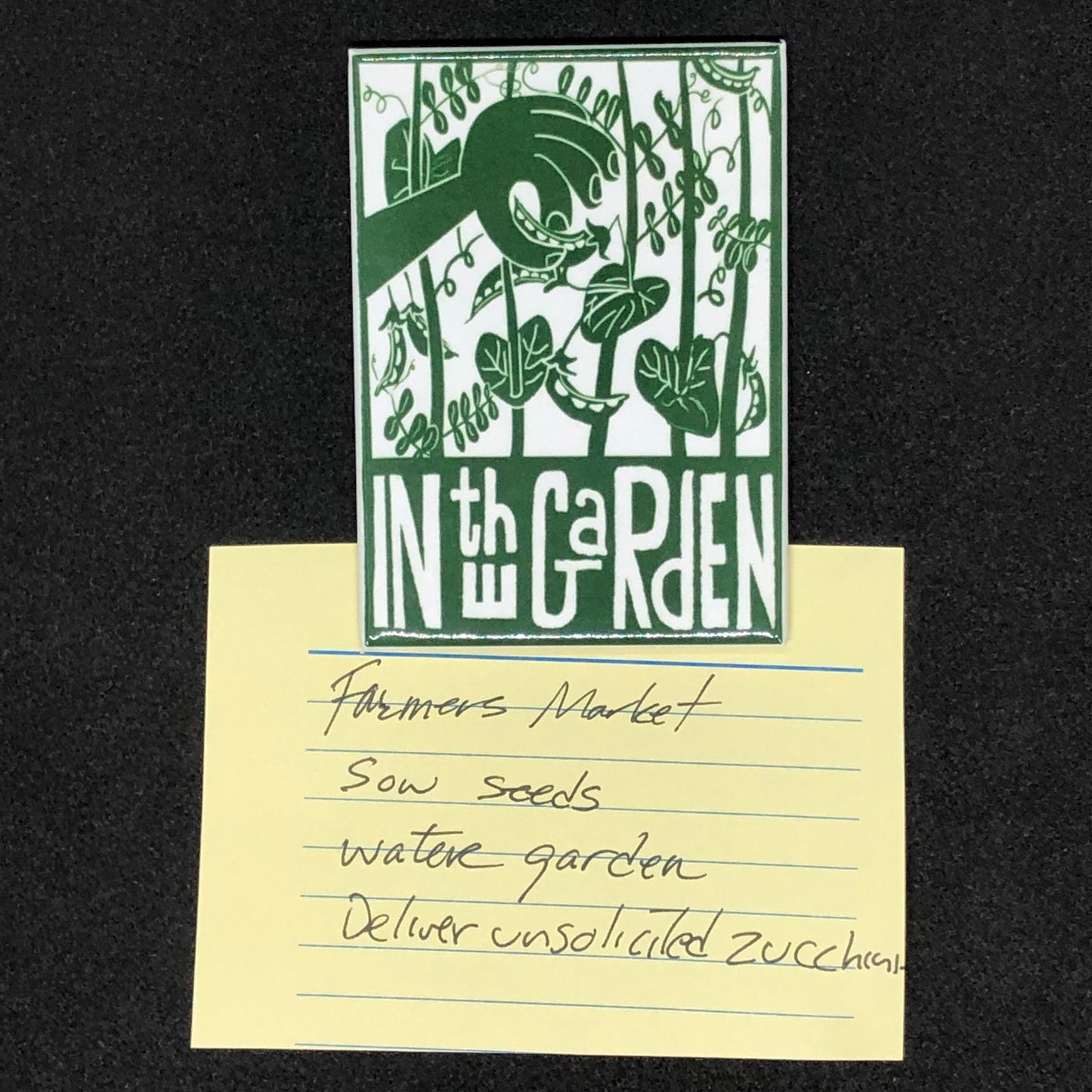 Magnet- Taking a Pea in the Garden